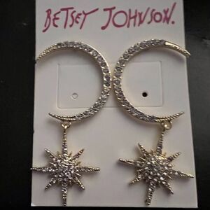 🌙 Betsey Johnson crystal embellished celestial earrings 🌙